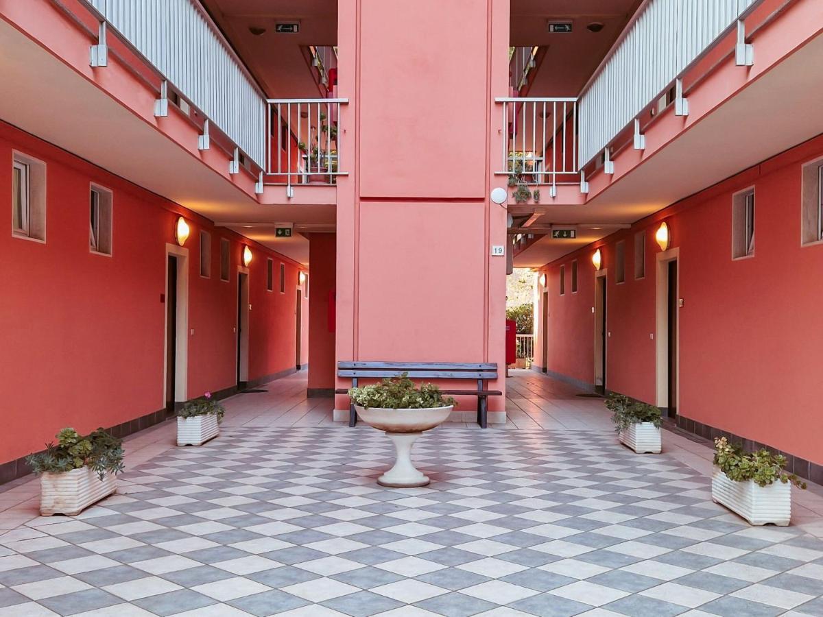 בורדיגרה Residence Laura מראה חיצוני תמונה